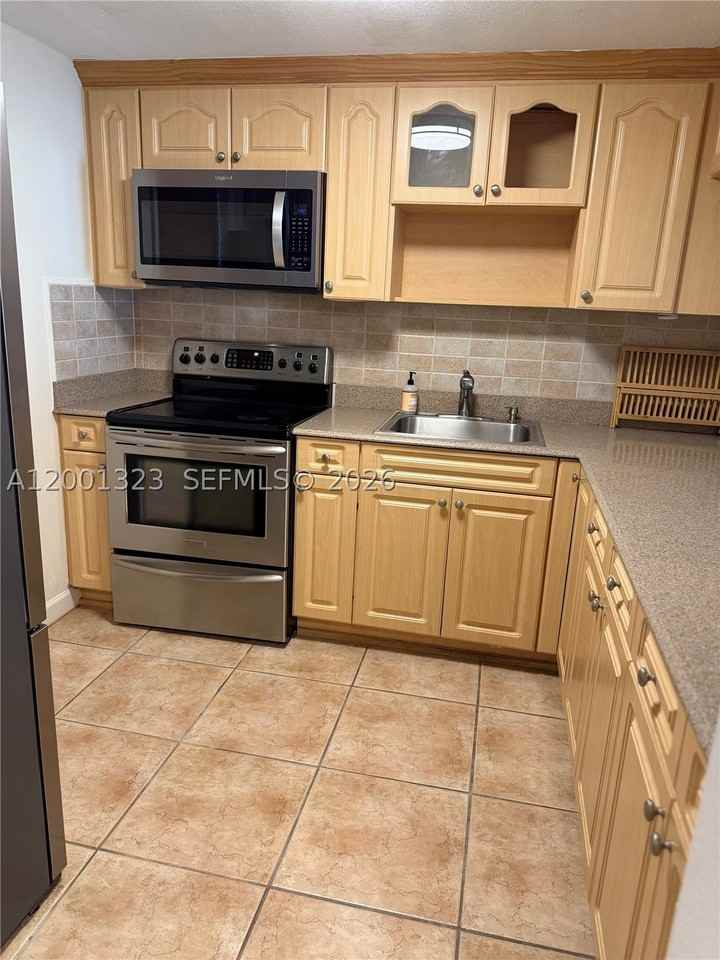 100 Edgewater Dr #127 - Photo 5 of 15