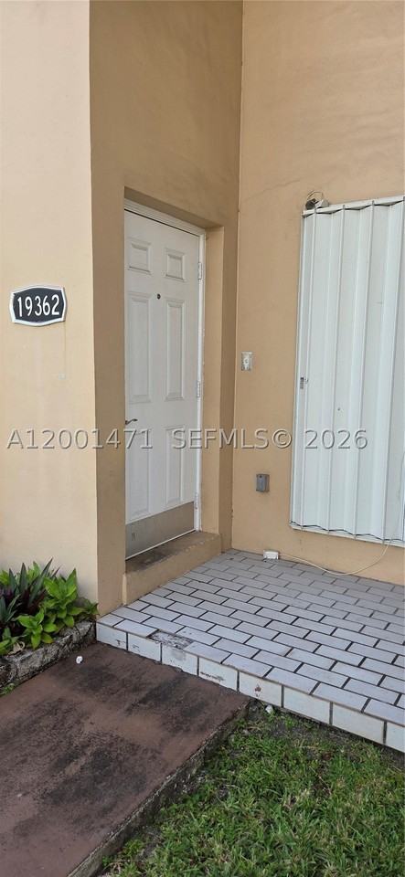 19362 Sw 103rd Ct #B - Photo 2 of 20