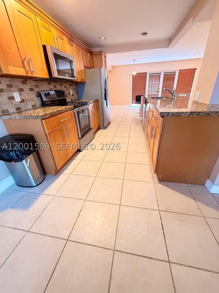 2750 N 34th Ave #9D - Photo 6 of 20