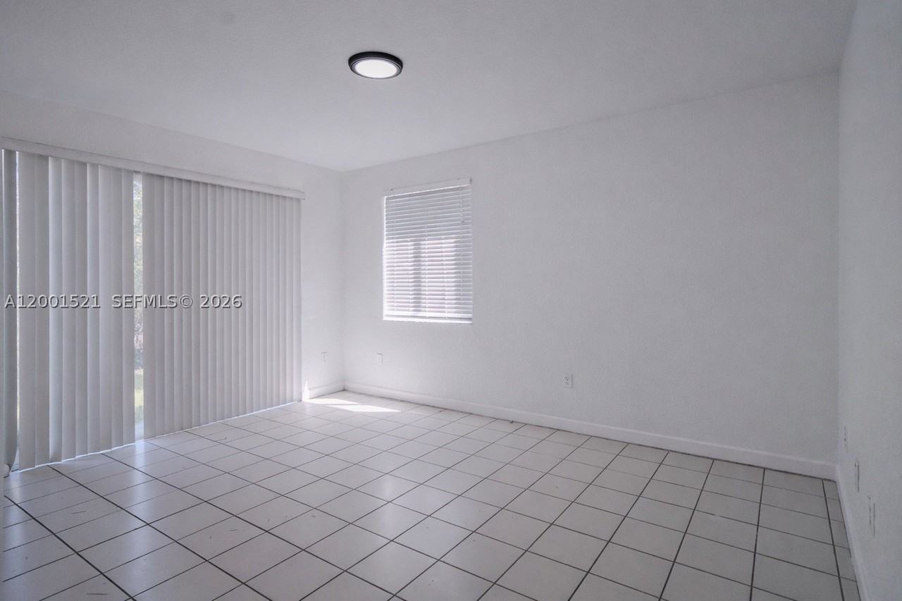 1441 Se 24th Ct #257 - Photo 4 of 18