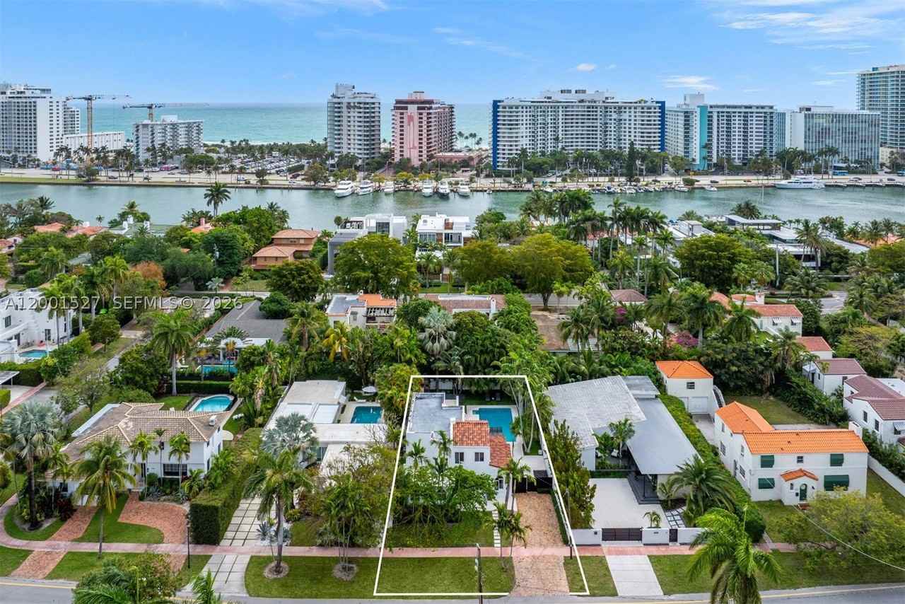 5237 Lagorce Dr #5237