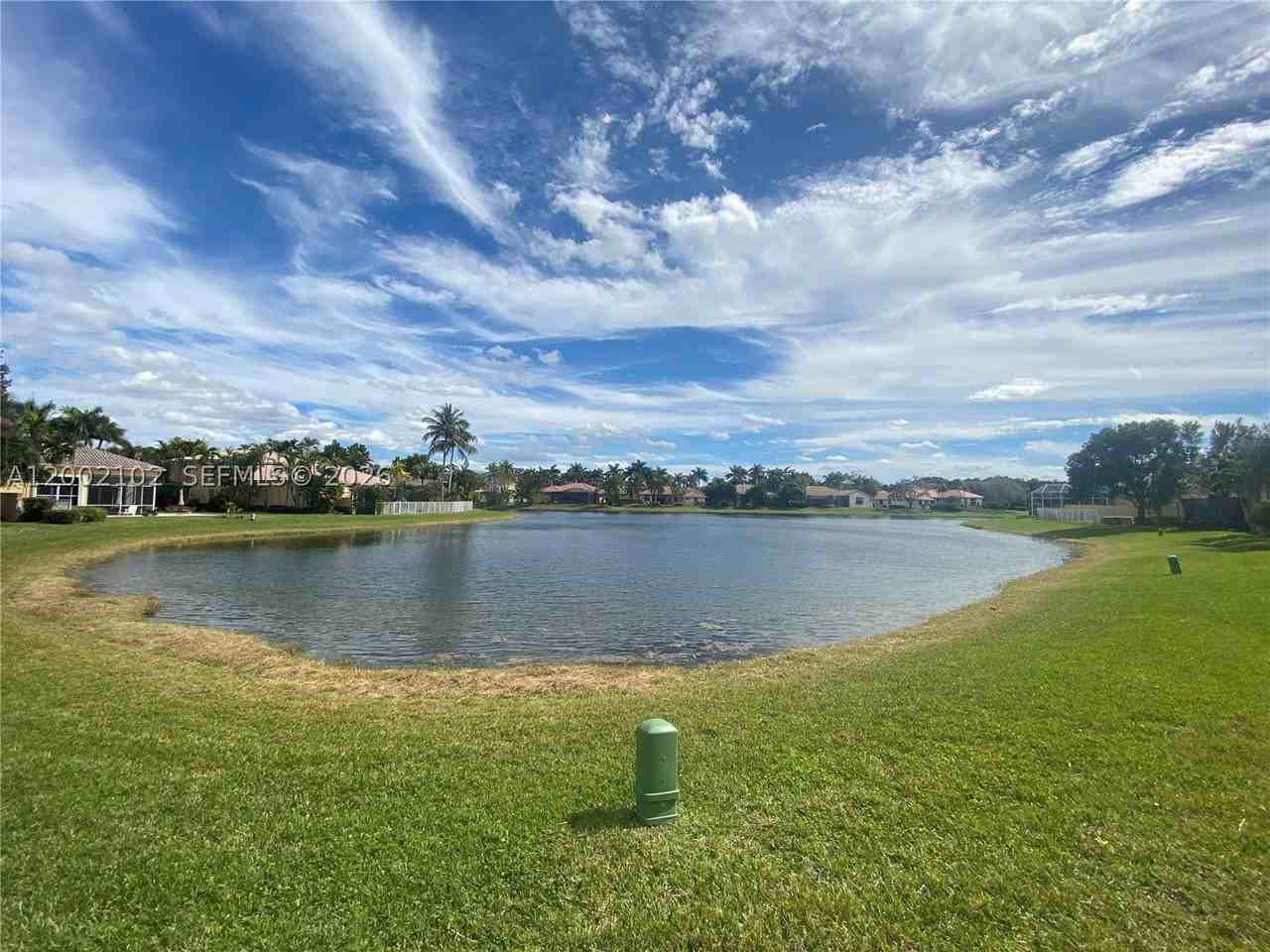 2486 Bay Isle Dr - Photo 4 of 43