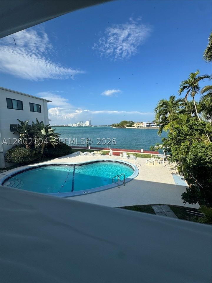 10281 E Bay Harbor Dr #C3