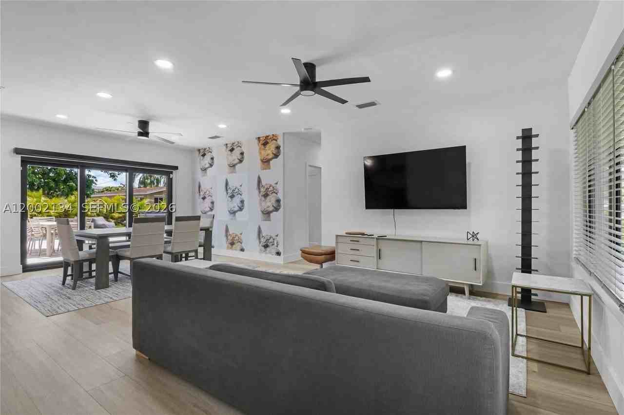 811 Ne 17th Ct #0 - Photo 7 of 40