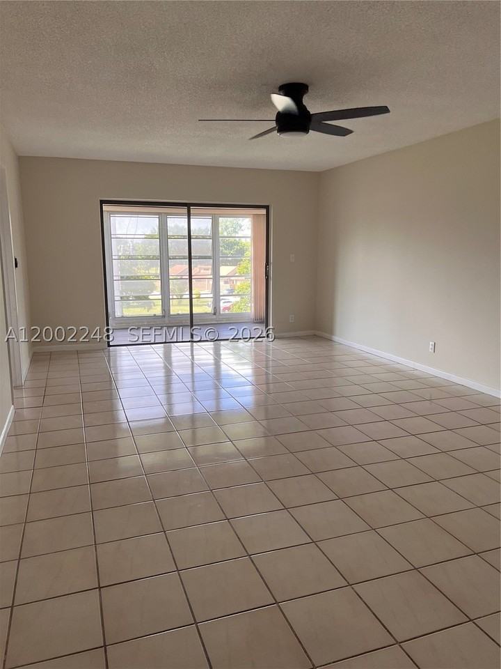 8101 Sw 24th Ct #406 - Photo 4 of 10