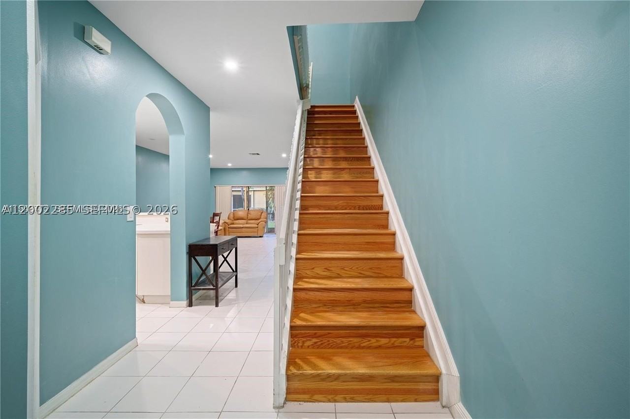 12111 Sw 5th Ct - Photo 5 of 22
