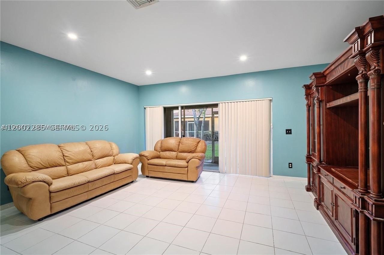 12111 Sw 5th Ct - Photo 7 of 22