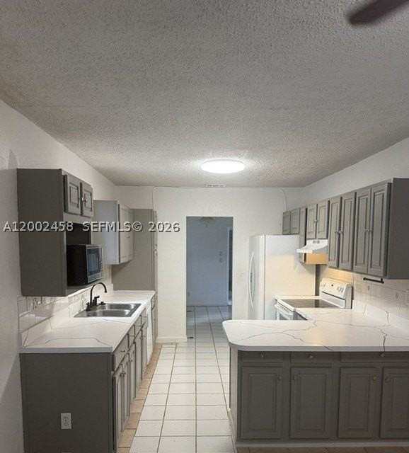 19920 Sw 118th Pl #0 - Photo 2 of 16
