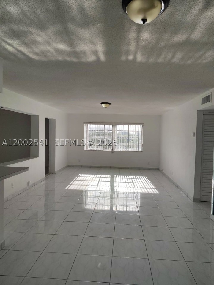 200 Ne 12th Ave #1C
