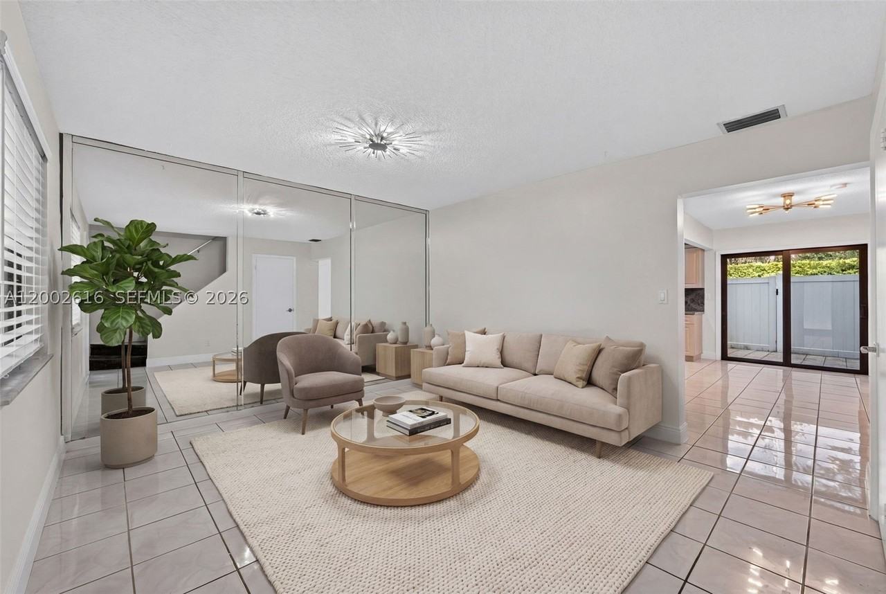 5555 Sw 67th Ave #23 - Photo 4 of 24
