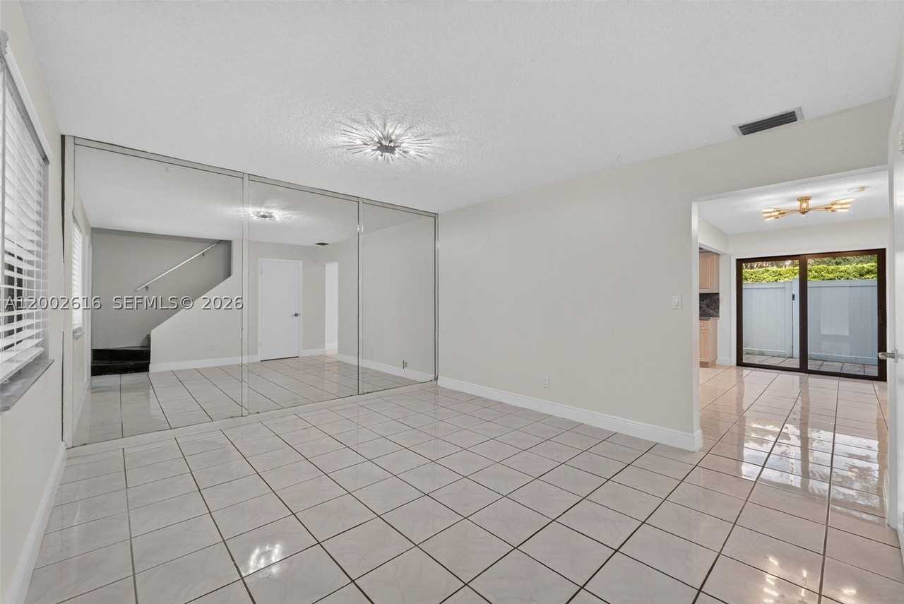 5555 Sw 67th Ave #23 - Photo 5 of 24