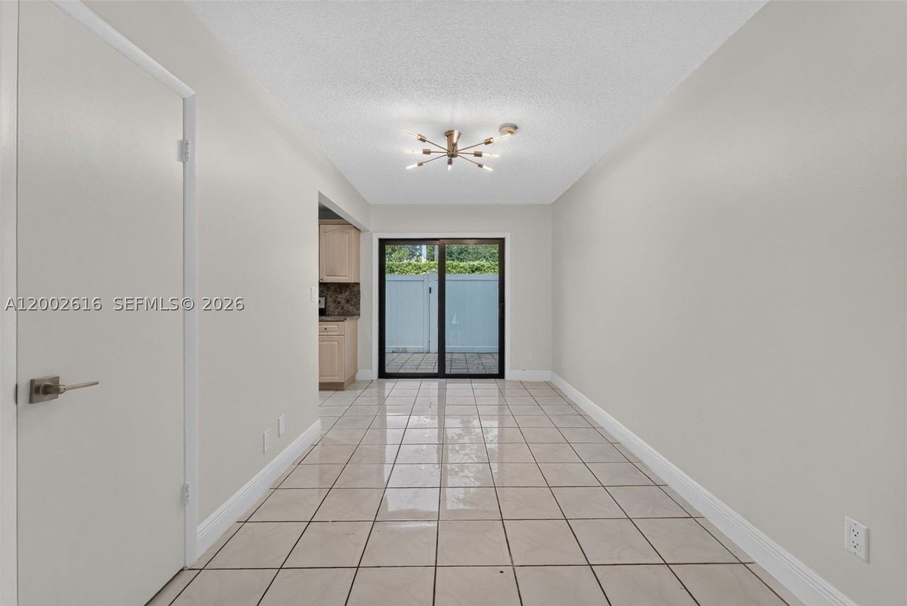 5555 Sw 67th Ave #23 - Photo 7 of 24