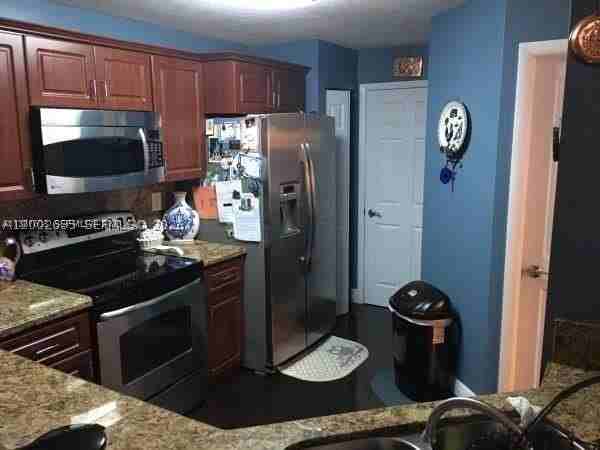 8067 Nw 199th Ter - Photo 3 of 13