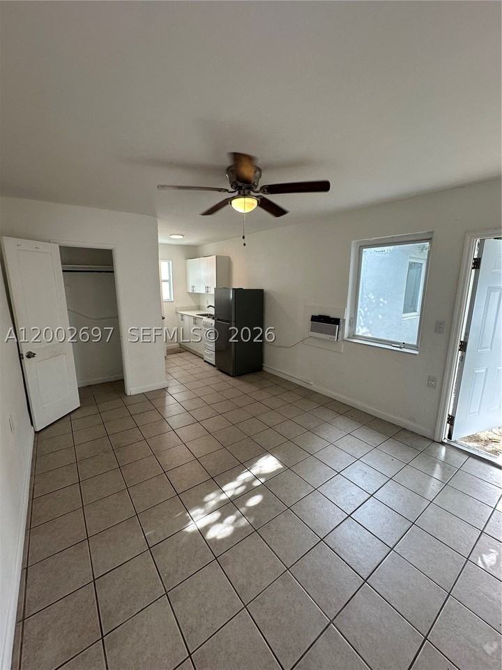 480 Sw 10th St #6