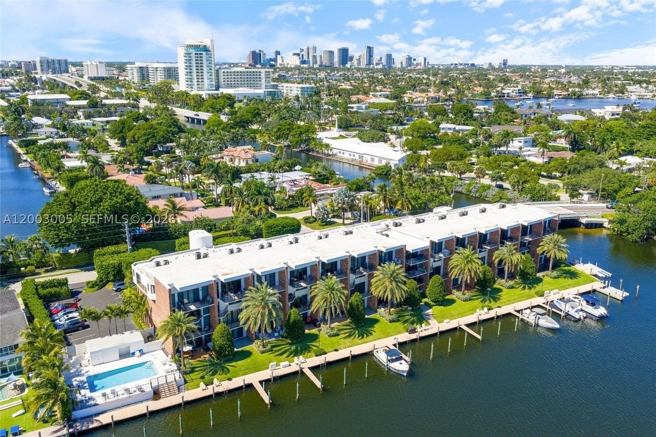 1800 S Ocean Dr #406 - Photo 5 of 33