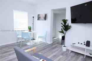 1109 Sw 37th Ave #13 - Photo 1 of 1