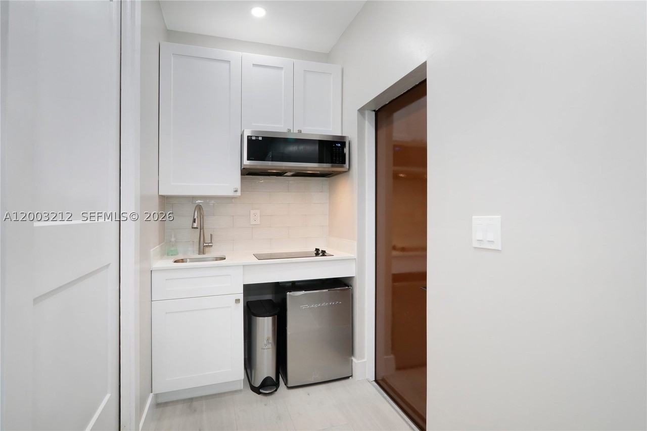2368 Sw 21st St #SIDE - Photo 3 of 8