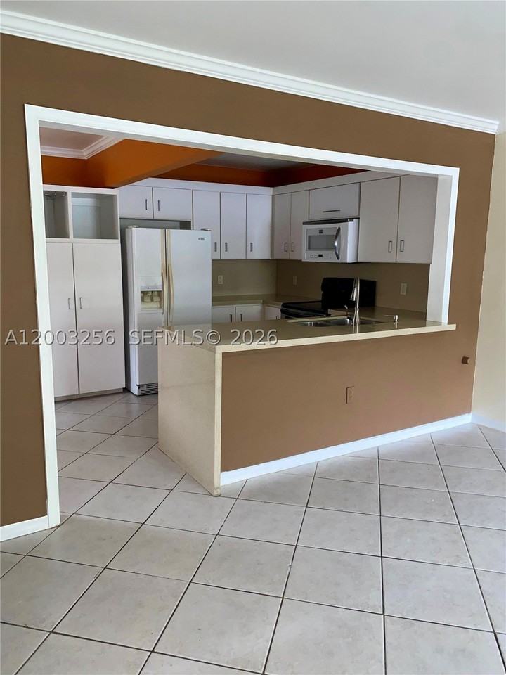 464 Ne 210th Circle Ter #201-10A - Photo 7 of 17