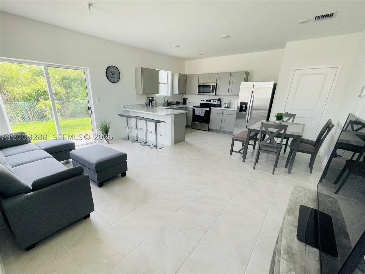 916 Se 19th St #916 - Photo 5 of 17