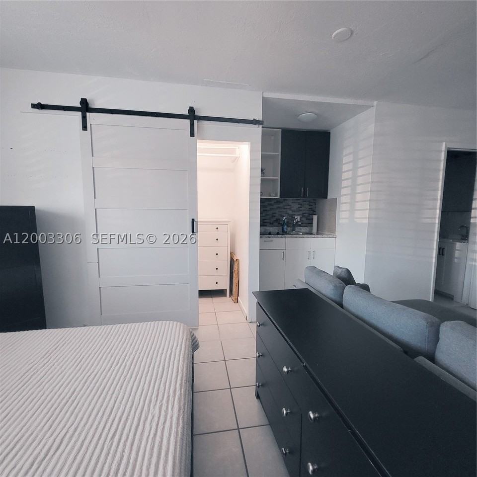 3405 W Lake Pl #1 - Photo 5 of 11