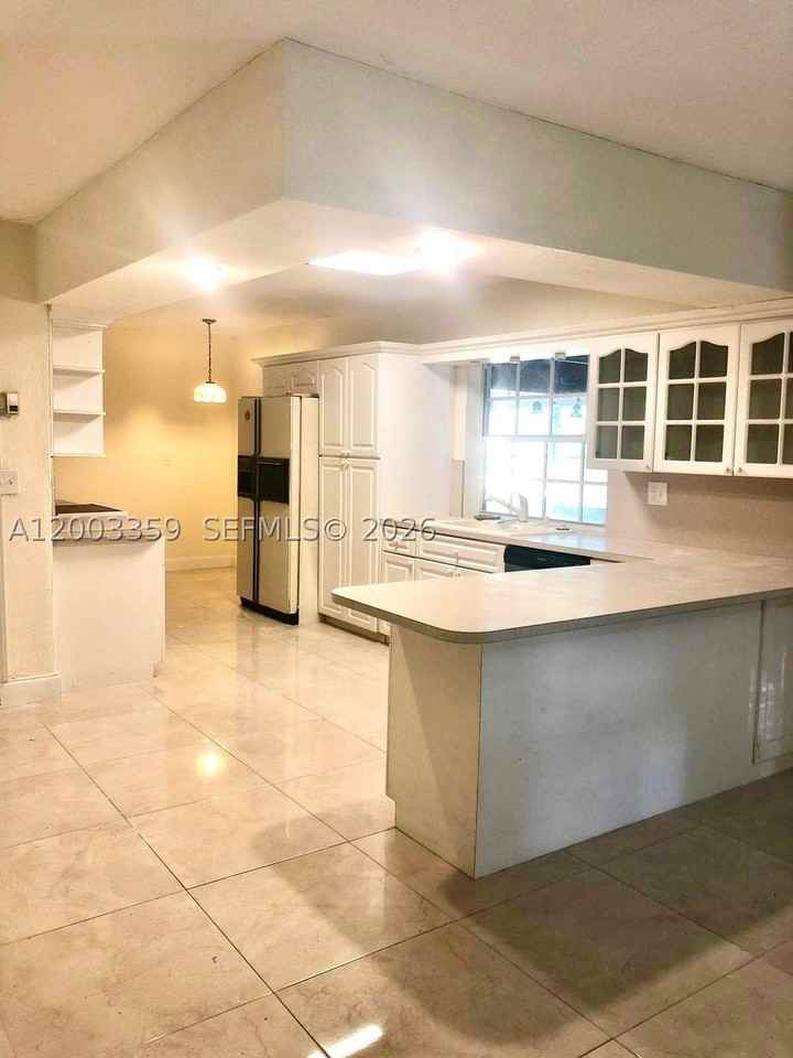 4900 Sw 36th Ct - Photo 4 of 21
