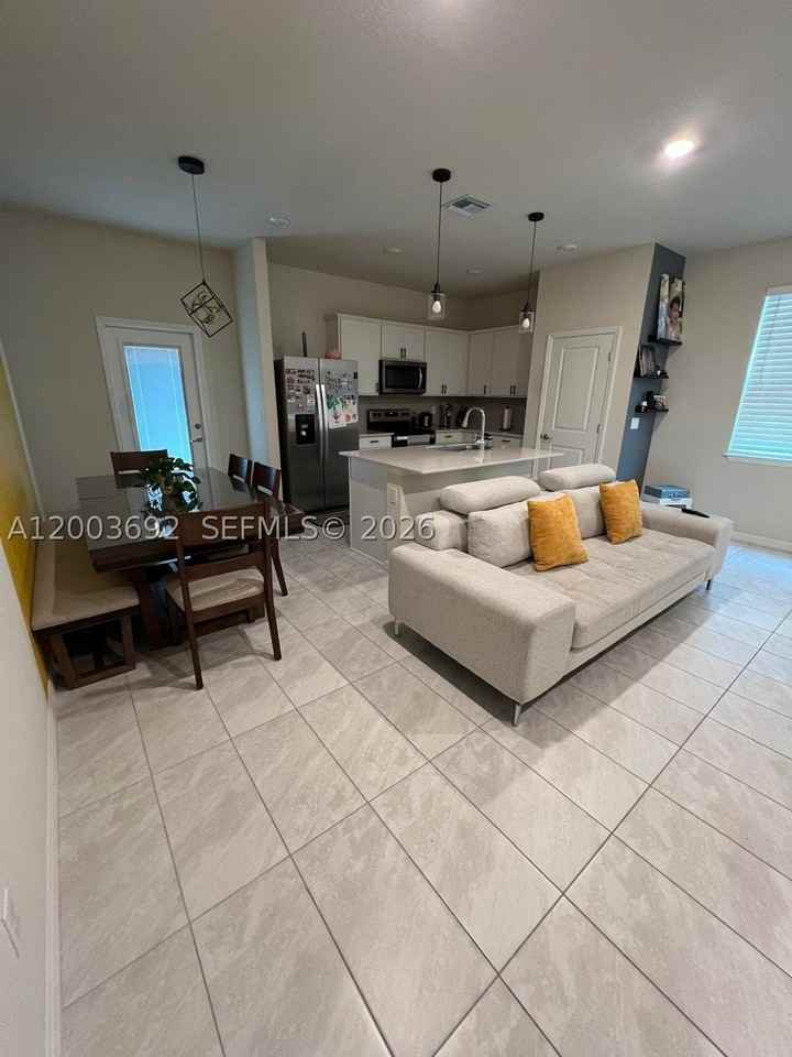 3235 Watercress Dr - Photo 4 of 14