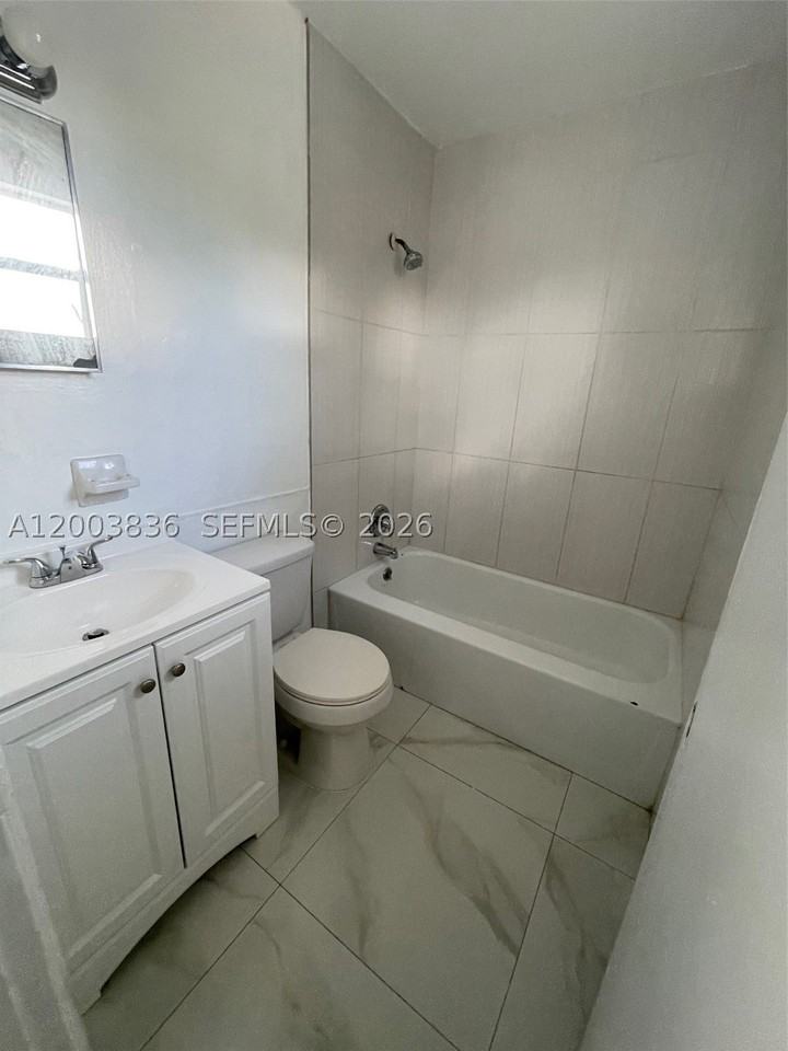 1101 S K St #16 - Photo 4 of 5