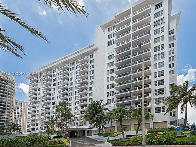 5700 Collins Ave #8A - Photo 6 of 33