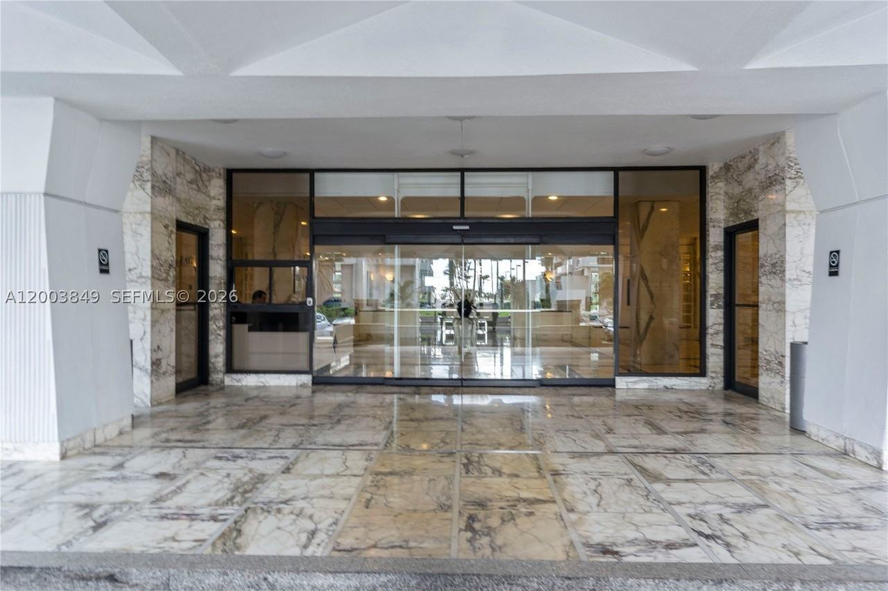 5700 Collins Ave #8A - Photo 7 of 33