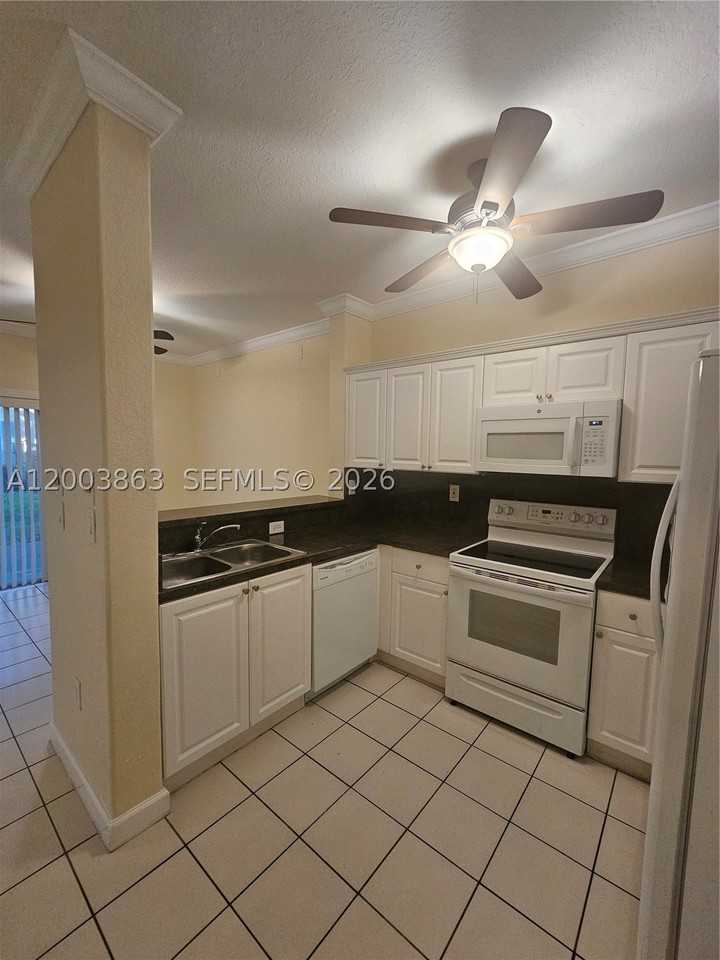 1543 Se 25th St #100 - Photo 5 of 26