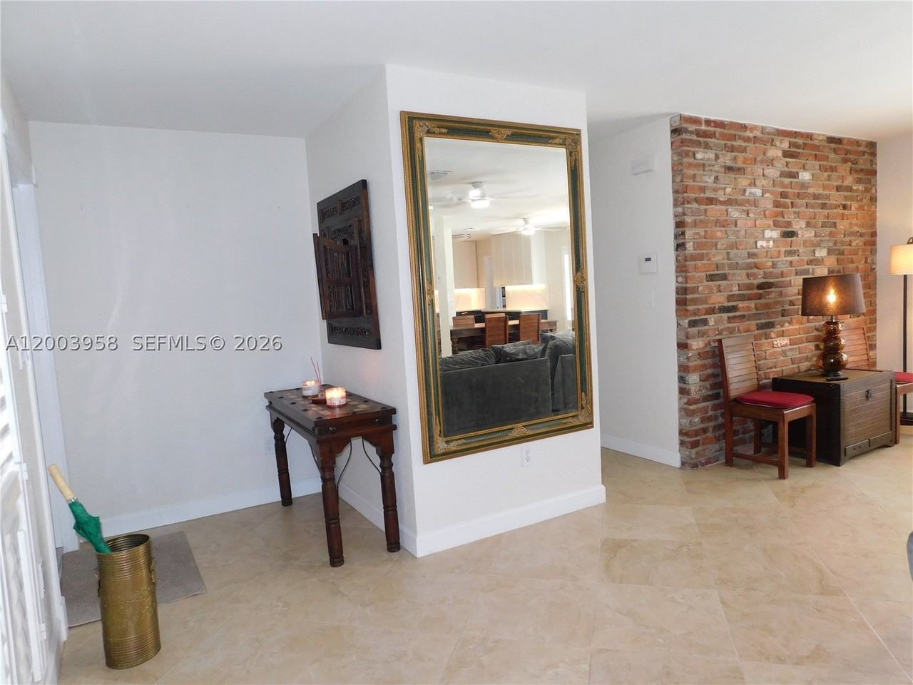 108 Ne 30th St - Photo 4 of 50