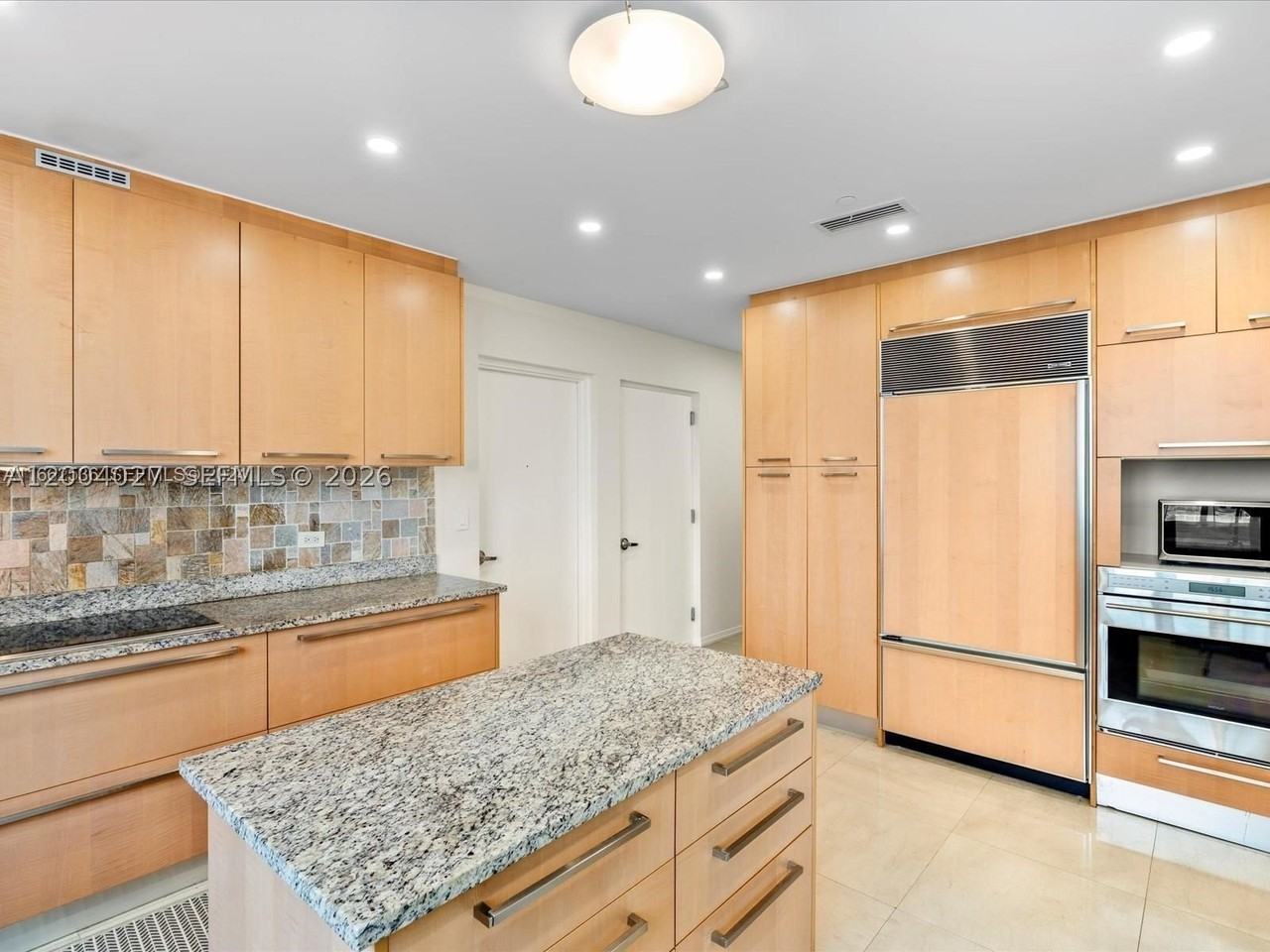 16001 Collins Ave #406 - Photo 4 of 40