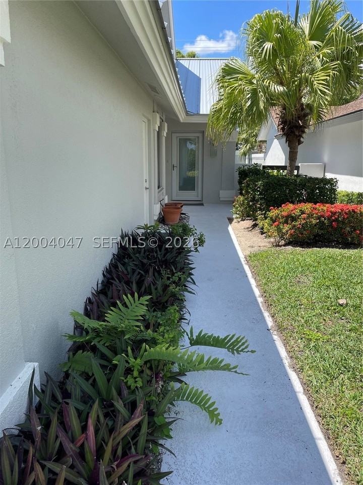 126 Ocean Pines Ter #126 - Photo 2 of 29