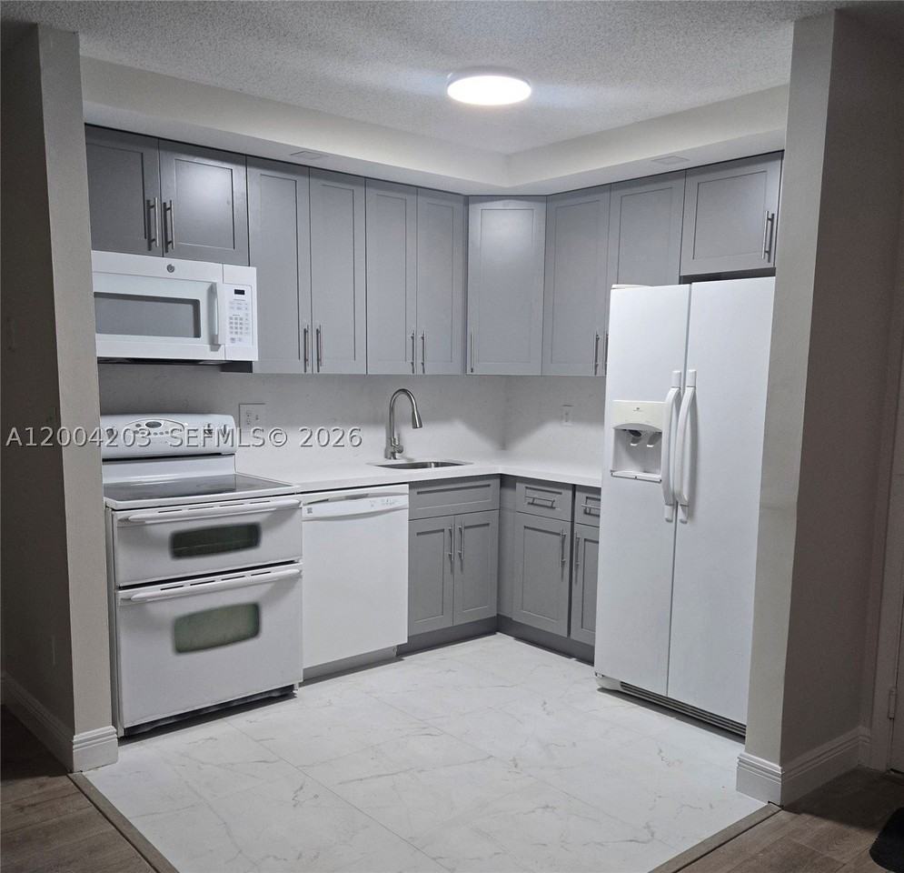 9610 S Belfort Cir #107 - Photo 2 of 20