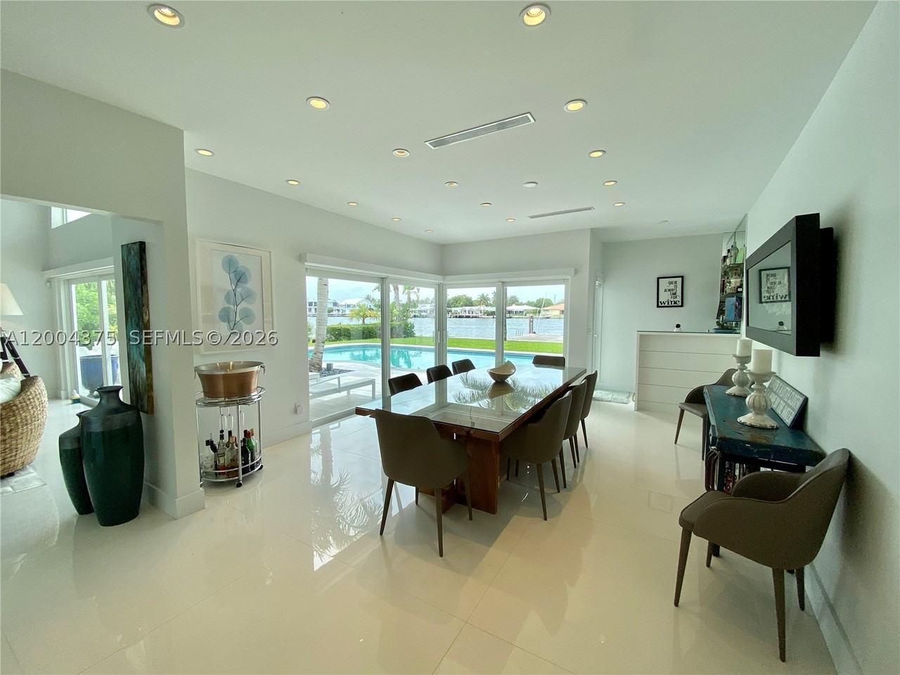 265 N Shore Dr - Photo 2 of 27
