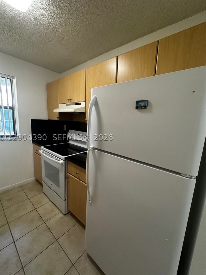 7220 Nw 179th St #201