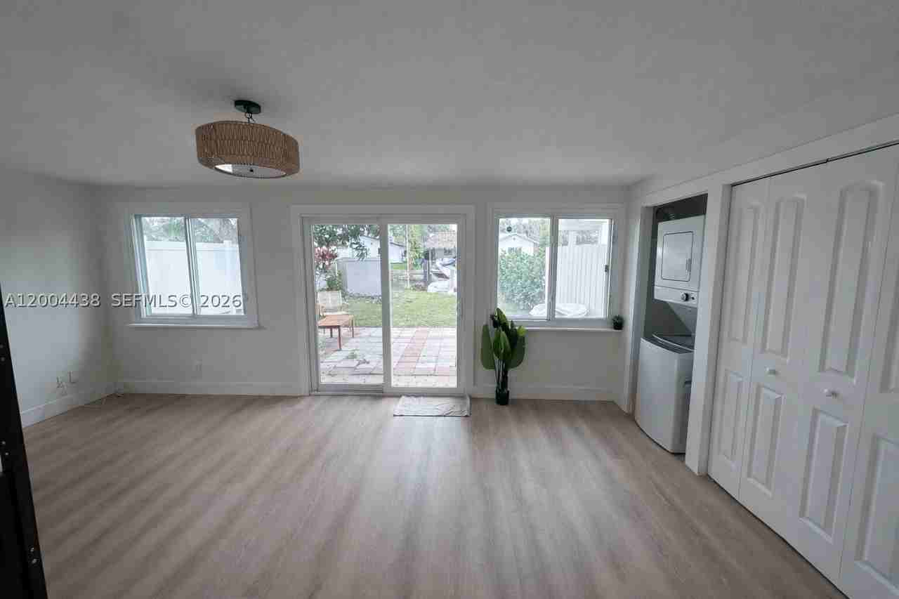 4396 Sw 25th Ter #1-2 - Photo 6 of 15