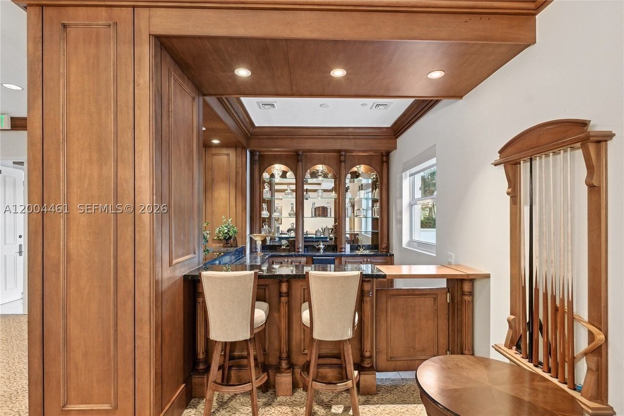 13621 Deering Bay Dr #304 - Photo 4 of 50