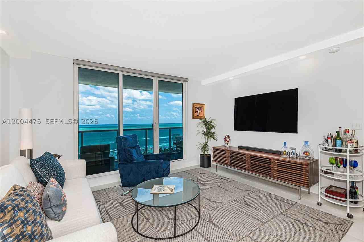 2301 Collins Ave #1440 - Photo 4 of 25