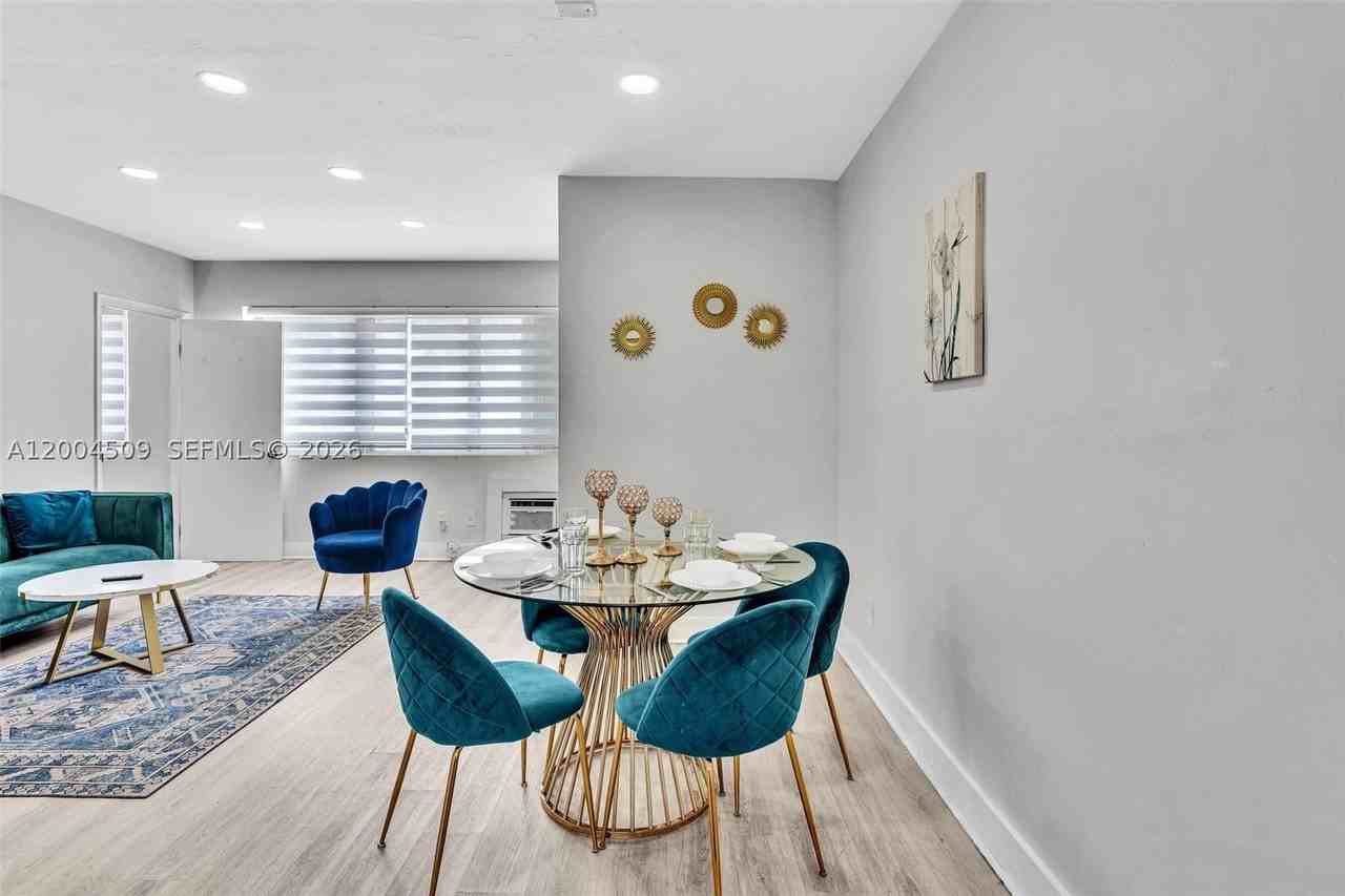 10000 E Bay Harbor Dr #18 - Photo 4 of 14