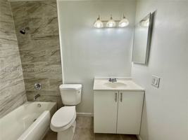 featured image of 220 Ne 41st St #4