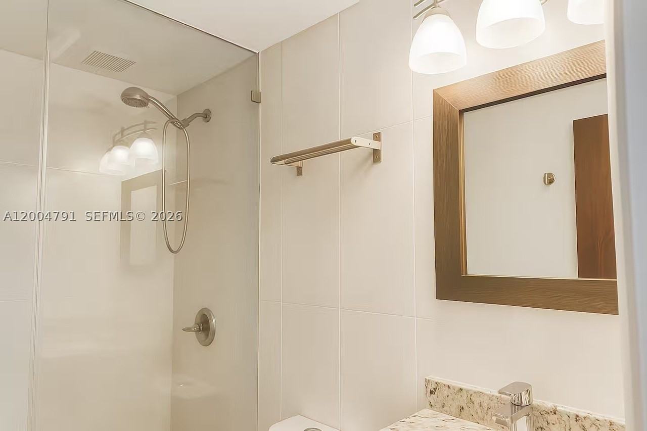 1025 94th St #7 - Photo 4 of 13
