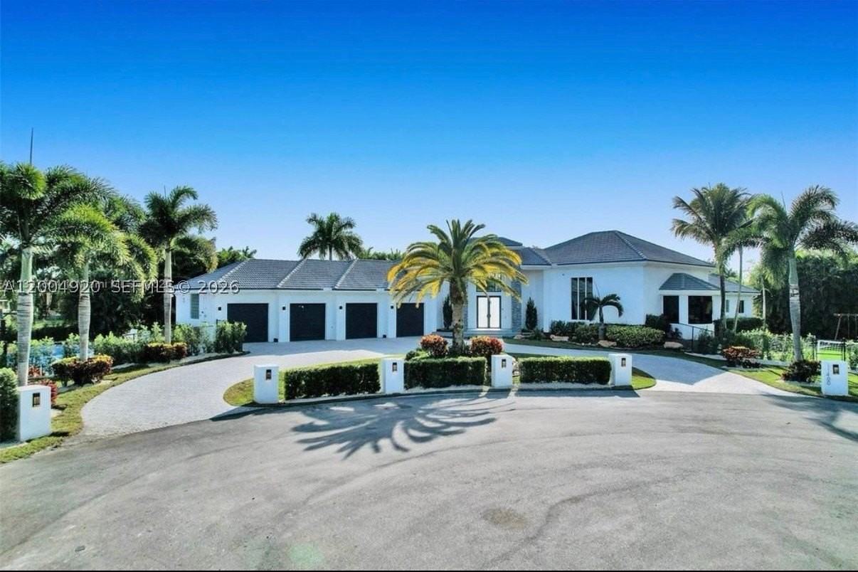 11400 Nw 7th St