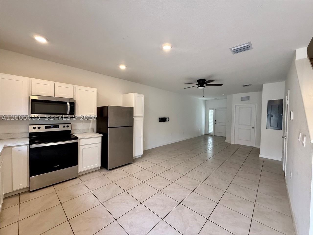529 Ne 1st Dr - Photo 6 of 18