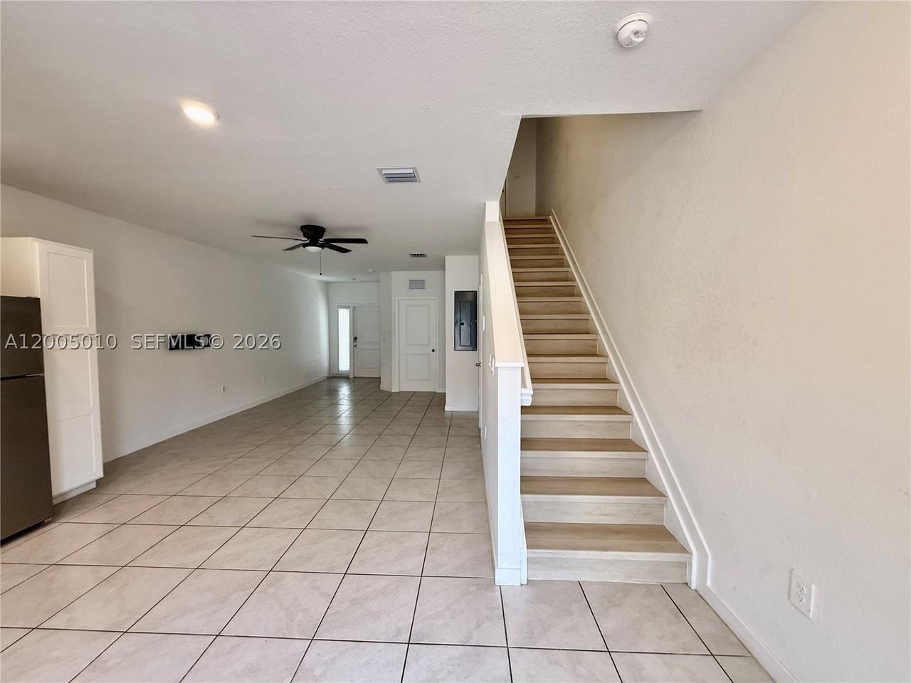 529 Ne 1st Dr - Photo 7 of 18