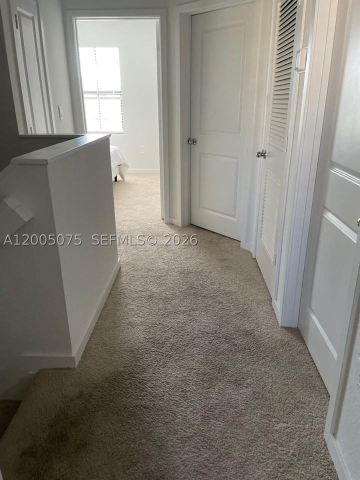 1281 Ne 3rd Ave #1281 - Photo 5 of 14