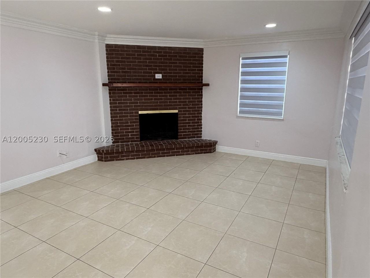 3011 N 74th Ave - Photo 4 of 22