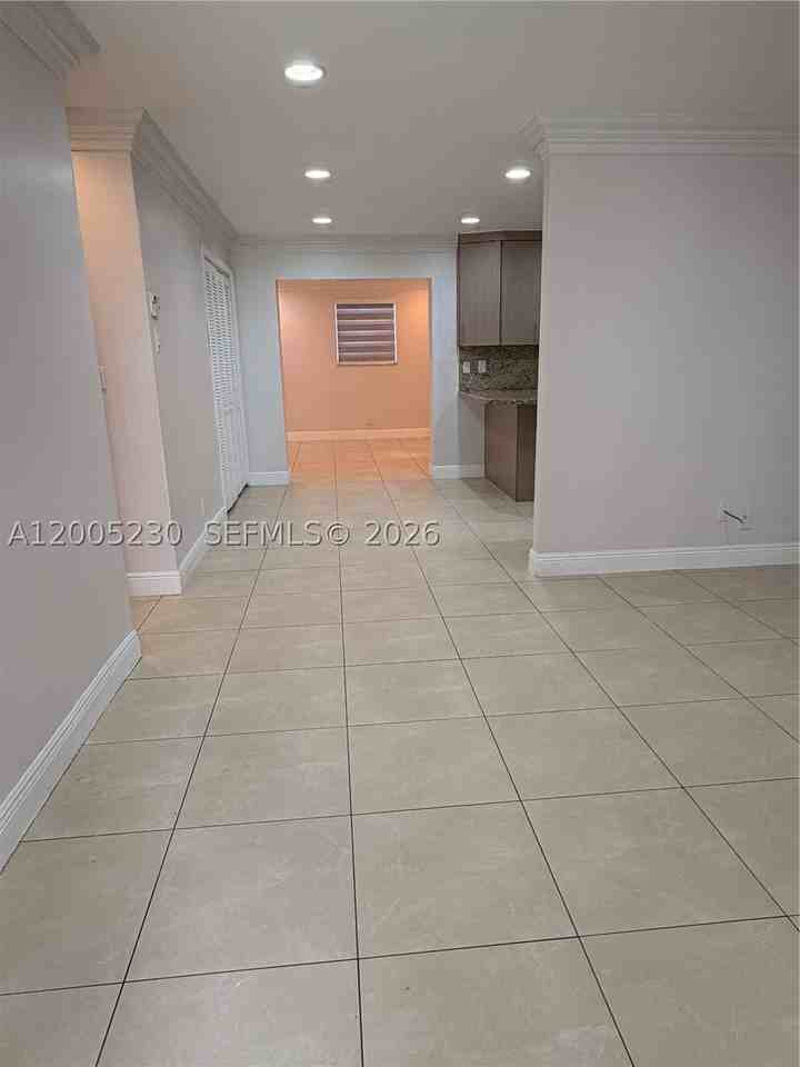 3011 N 74th Ave - Photo 5 of 22