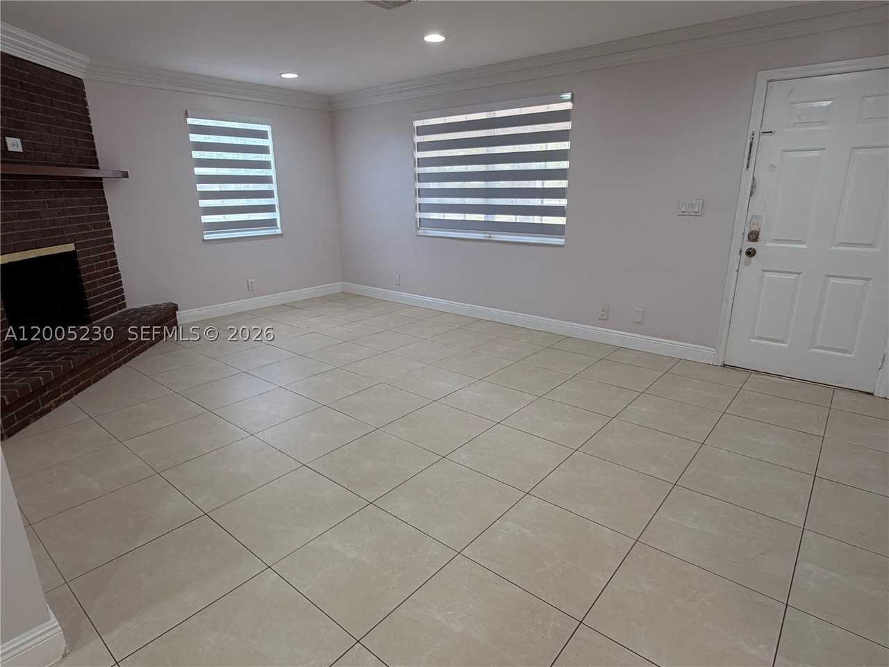 3011 N 74th Ave - Photo 6 of 22