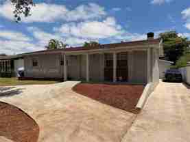 3011 N 74th Ave #B - Photo 1 of 1
